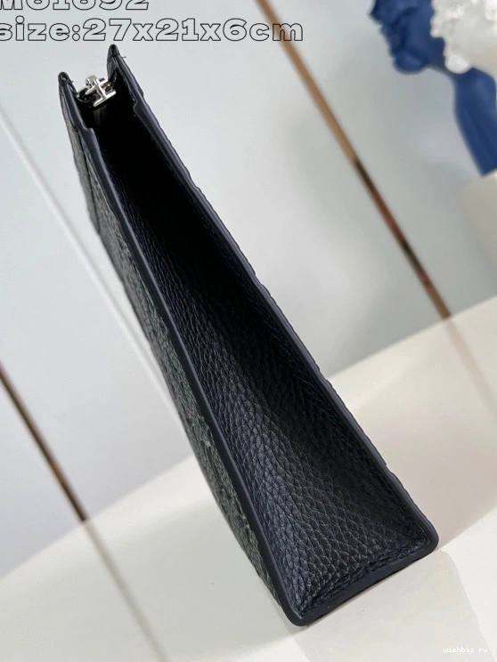 WIS VUITTON POCHETTE LOUIS VOYAGE MM 0715